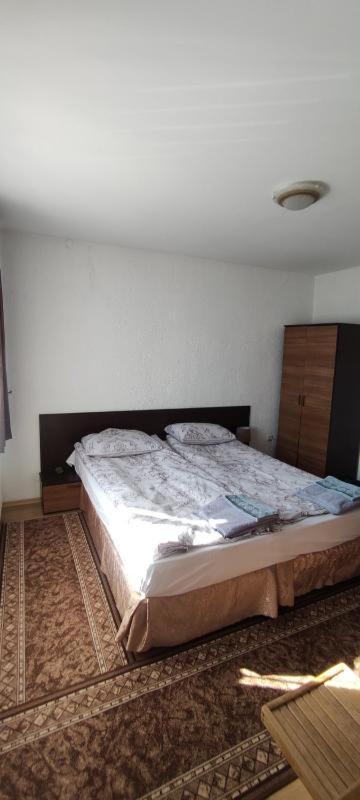 Djolevi Guesthouse Dobrinishte Exteriör bild